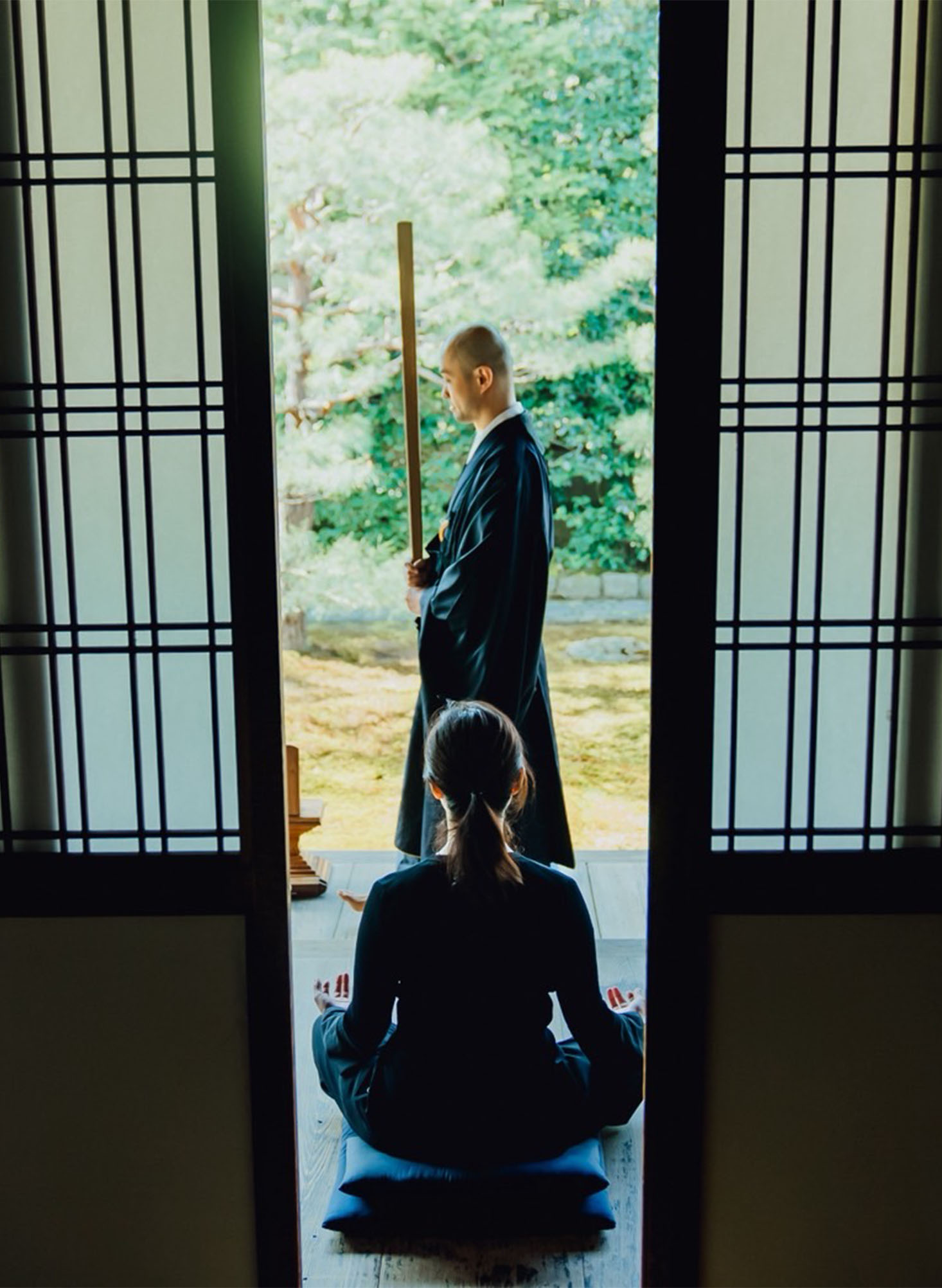 FLAGSHIP STORE SALON