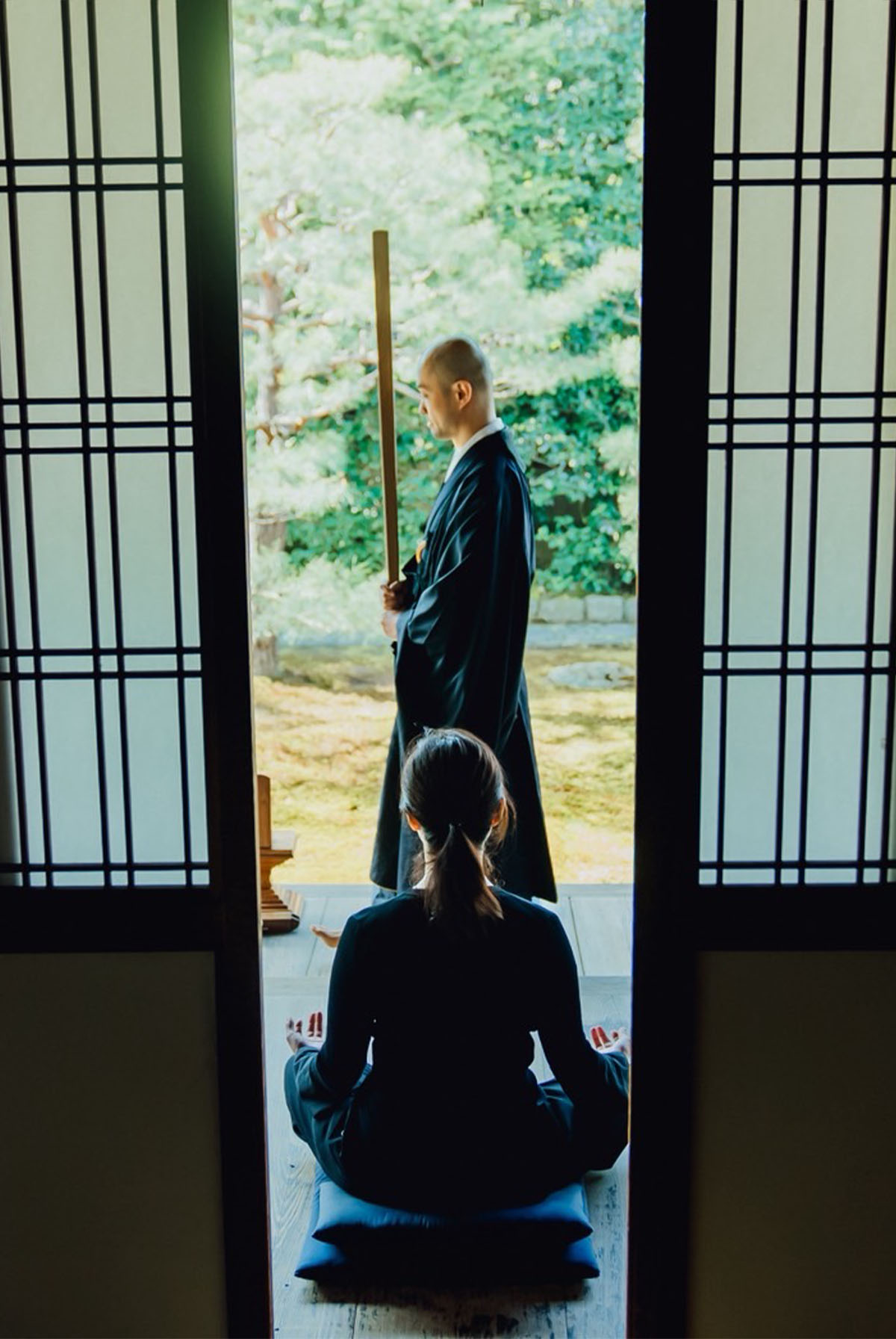 FLAGSHIP STORE SALON